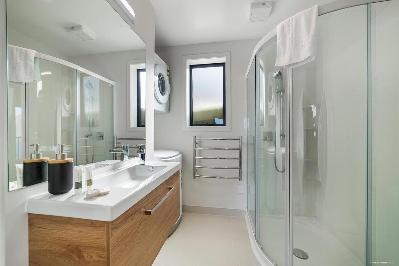 Brand New One Bedroom Apartment ควีนส์ทาวน์ ภายนอก รูปภาพ